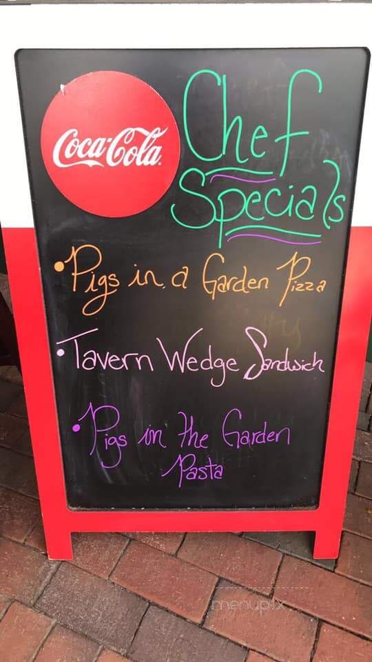 Nacoochee Tavern & Pizzeria - Helen, GA